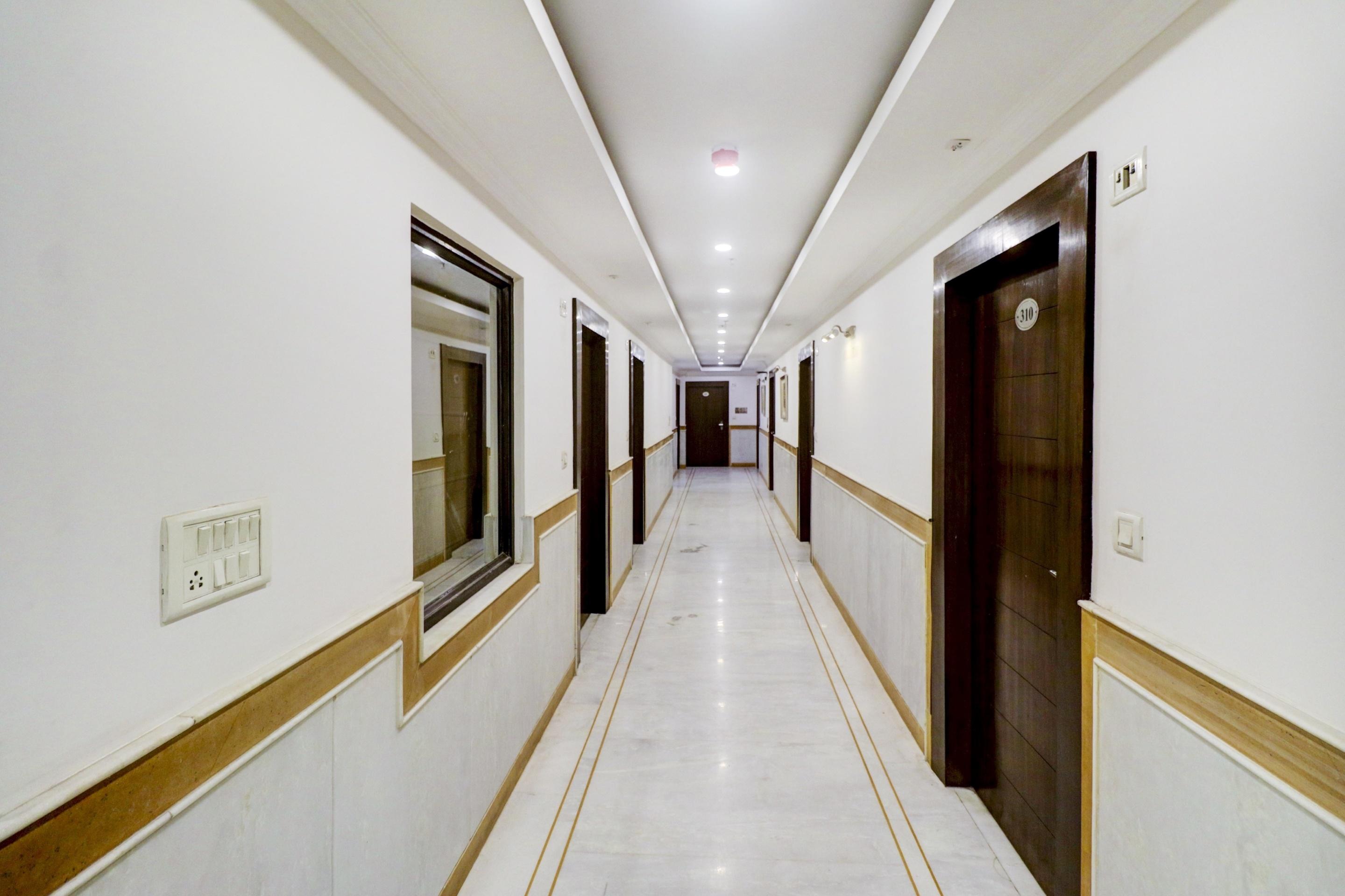 Townhouse 517 La Sapphire Near Delhi Airport Hotel New Delhi Bagian luar foto