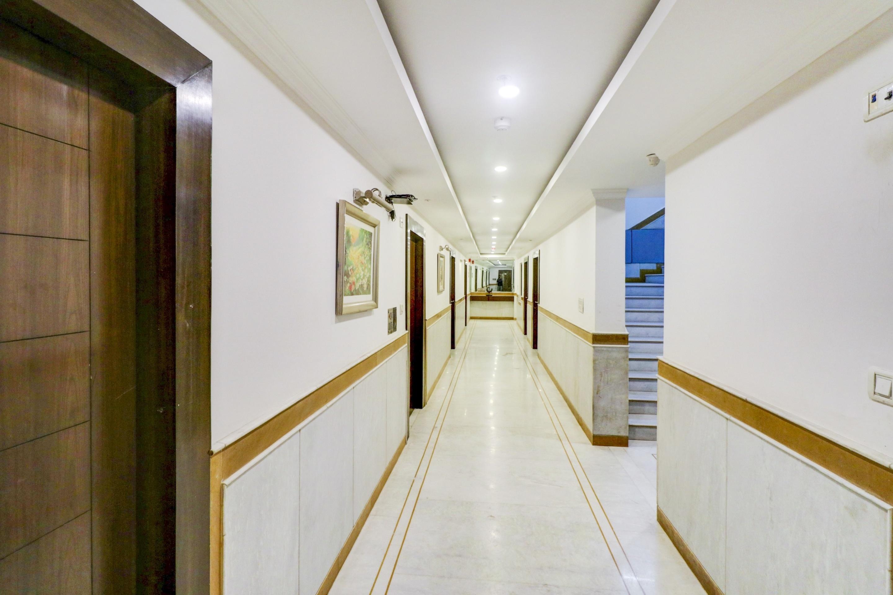 Townhouse 517 La Sapphire Near Delhi Airport Hotel New Delhi Bagian luar foto