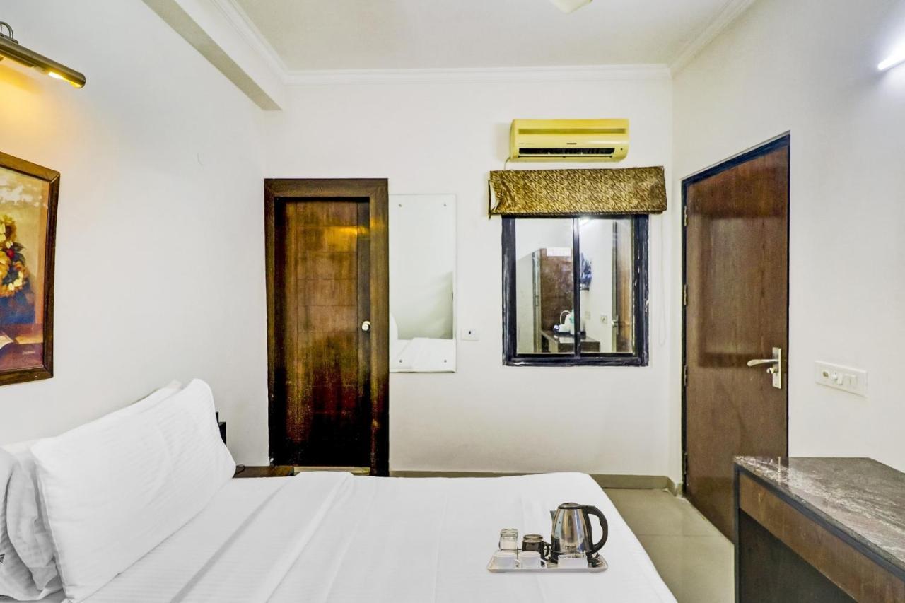 Townhouse 517 La Sapphire Near Delhi Airport Hotel New Delhi Bagian luar foto