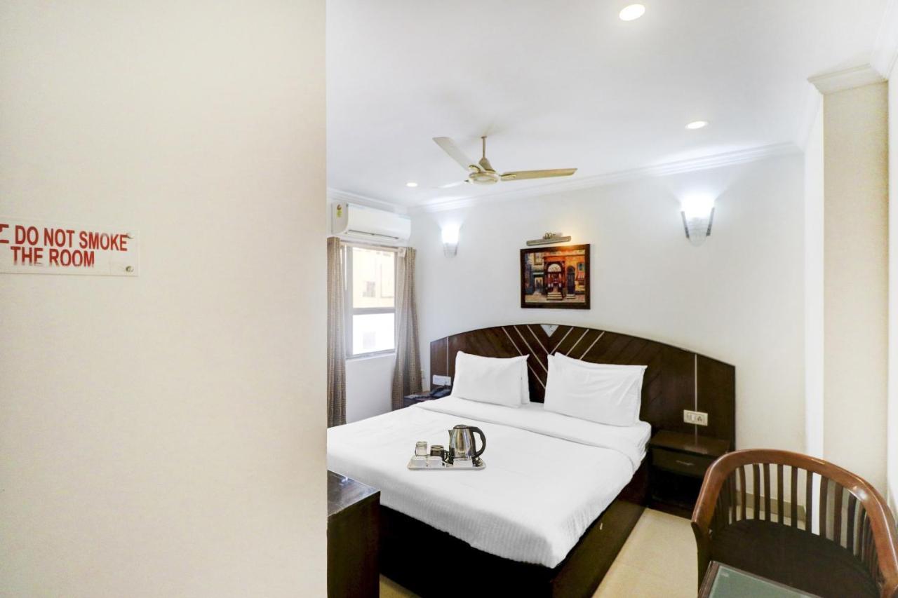 Townhouse 517 La Sapphire Near Delhi Airport Hotel New Delhi Bagian luar foto
