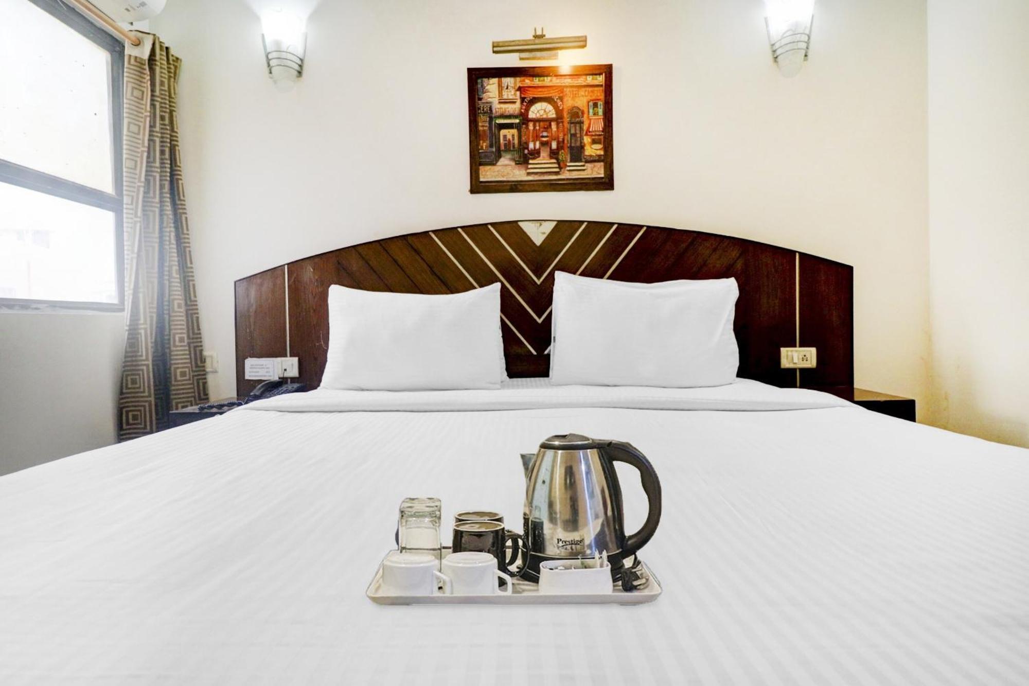 Townhouse 517 La Sapphire Near Delhi Airport Hotel New Delhi Bagian luar foto