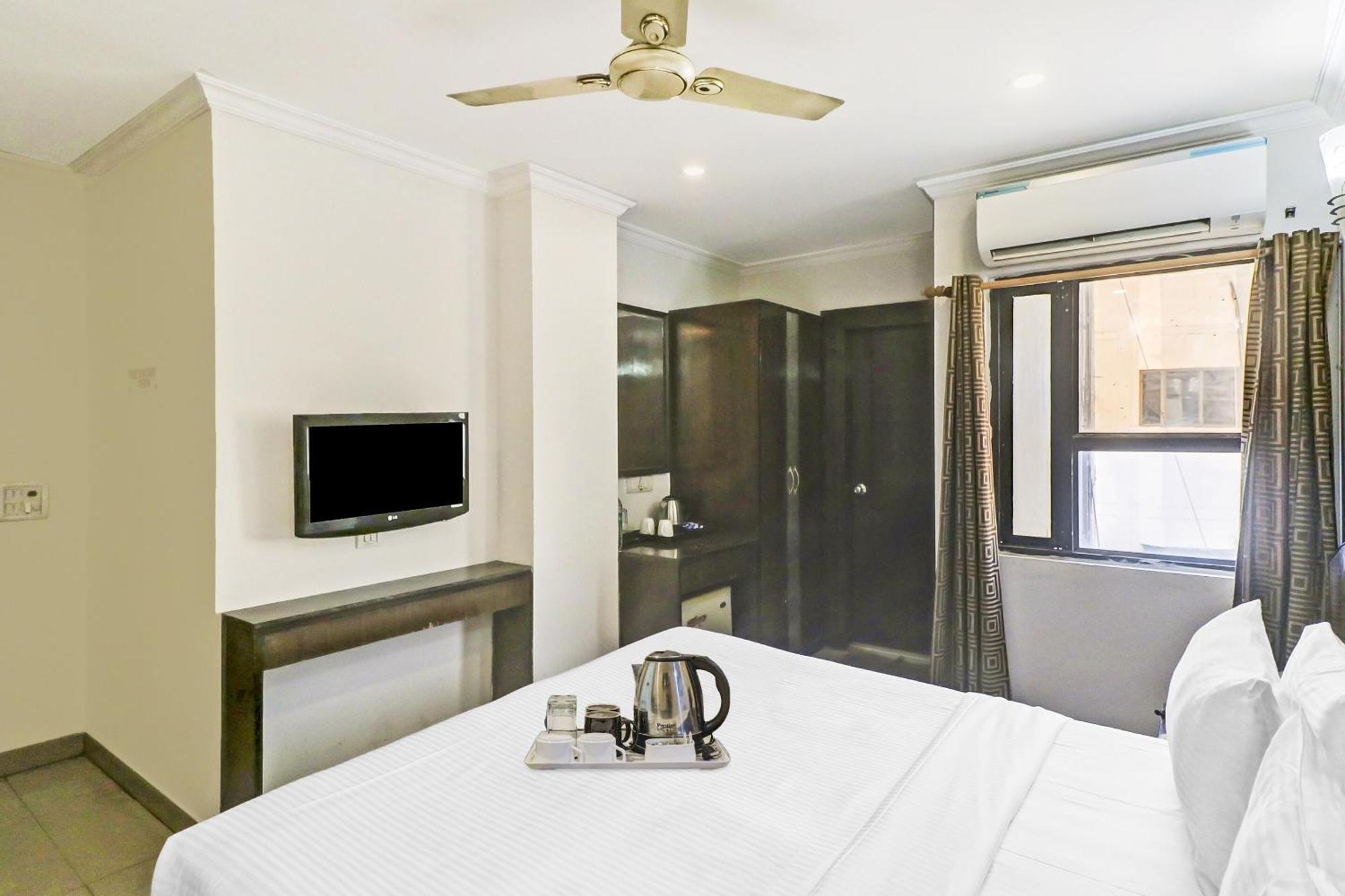 Townhouse 517 La Sapphire Near Delhi Airport Hotel New Delhi Bagian luar foto