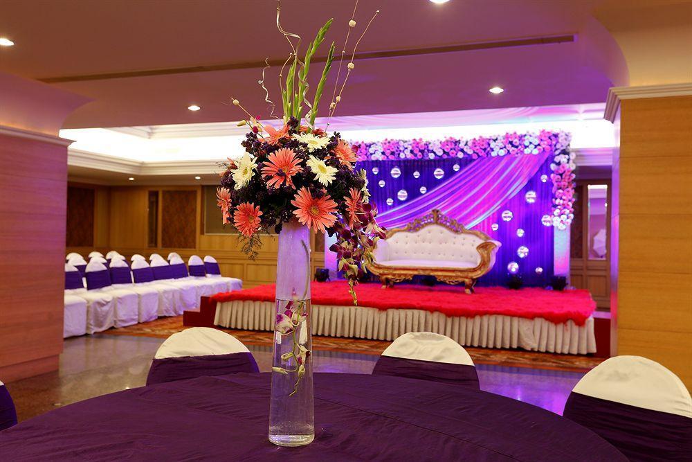 Townhouse 517 La Sapphire Near Delhi Airport Hotel New Delhi Bagian luar foto
