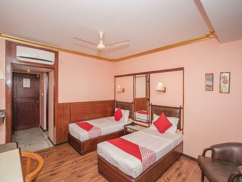 Townhouse 517 La Sapphire Near Delhi Airport Hotel New Delhi Bagian luar foto