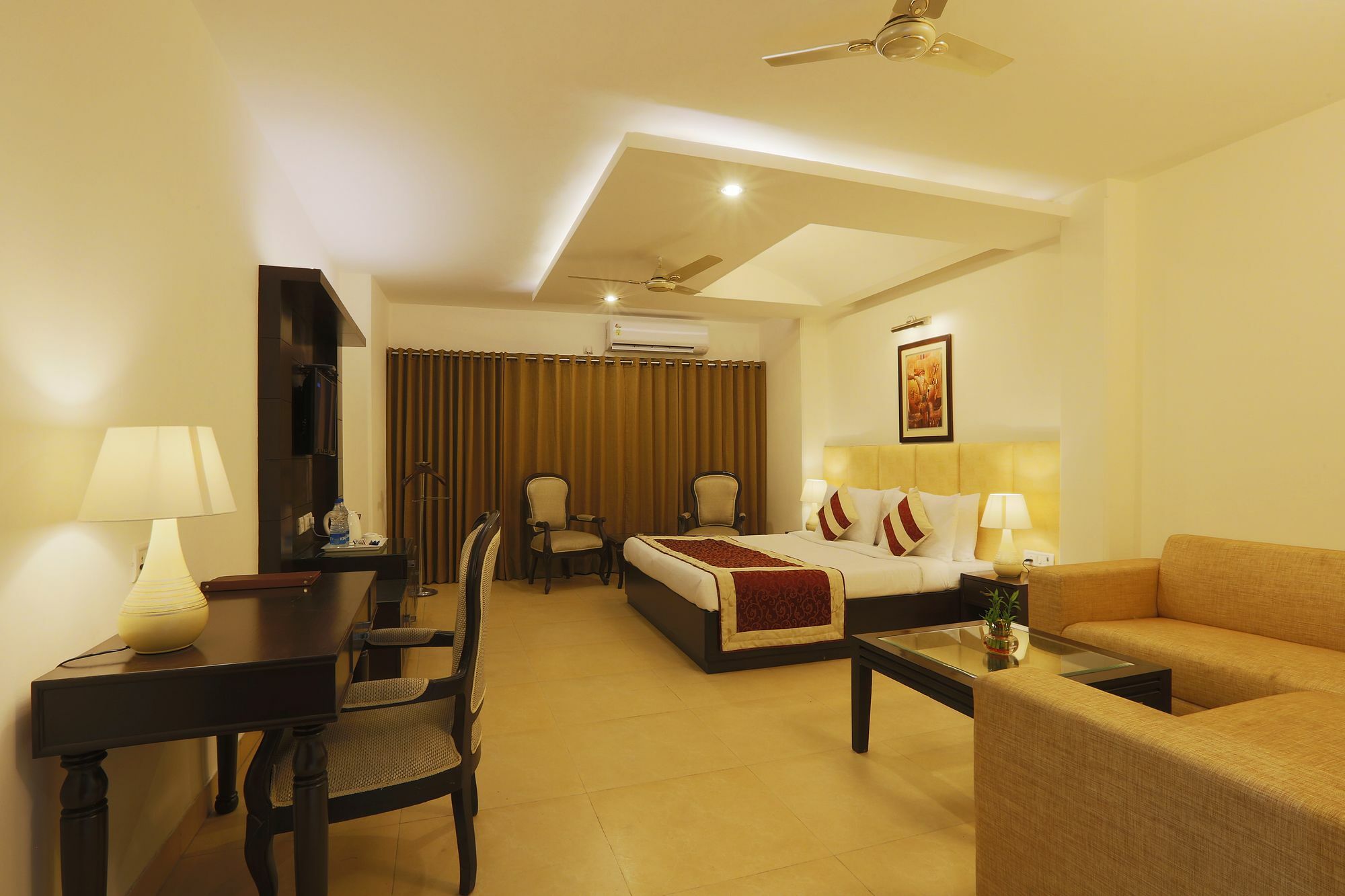 Townhouse 517 La Sapphire Near Delhi Airport Hotel New Delhi Bagian luar foto